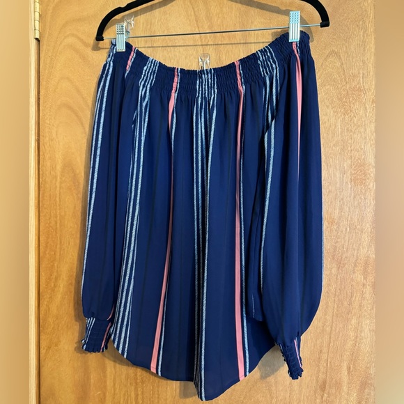 Express Strapless Flowy Top - Picture 3 of 5